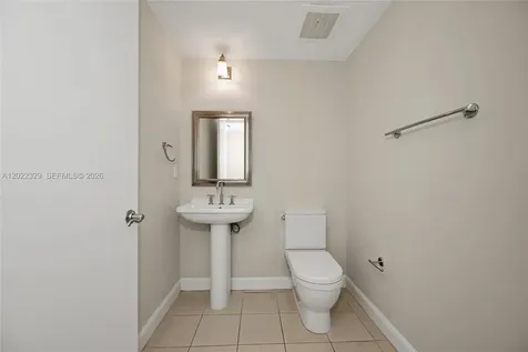 185 SW 7th Street Miami FL 33130