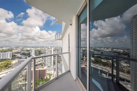 185 SW 7th Street Miami FL 33130