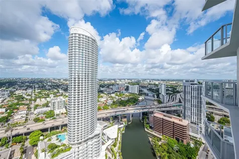 185 SW 7th Street Miami FL 33130
