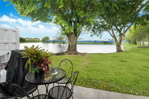 221 Riviera Circle Weston FL 33326
