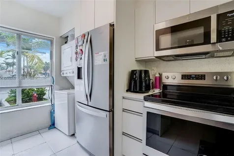 221 Riviera Circle Weston FL 33326