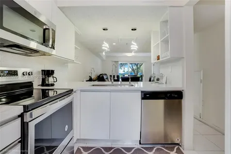 221 Riviera Circle Weston FL 33326