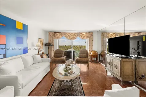 210 Sea View Drive Key Biscayne FL 33149