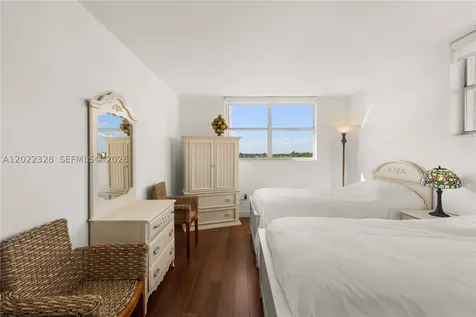 210 Sea View Drive Key Biscayne FL 33149