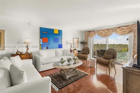 210 Sea View Drive Key Biscayne FL 33149