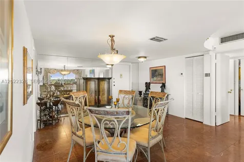 210 Sea View Drive Key Biscayne FL 33149