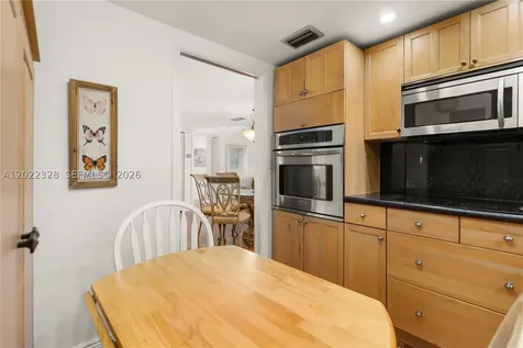 210 Sea View Drive Key Biscayne FL 33149