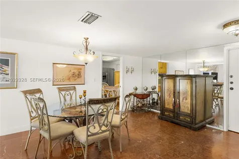 210 Sea View Drive Key Biscayne FL 33149