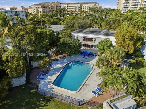 210 Sea View Drive Key Biscayne FL 33149
