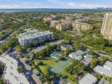210 Sea View Drive Key Biscayne FL 33149