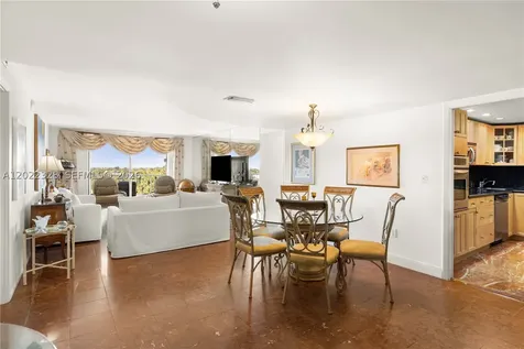 210 Sea View Drive Key Biscayne FL 33149