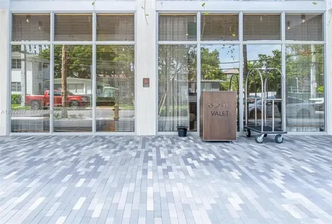 1611 SW 2nd Avenue Miami FL 33129