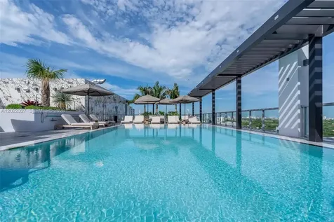 1611 SW 2nd Avenue Miami FL 33129