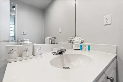 3801 S Ocean Drive Hollywood FL 33019