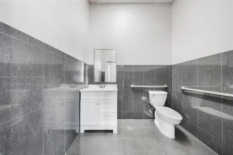 17225 S Dixie Highway Palmetto Bay FL 33157