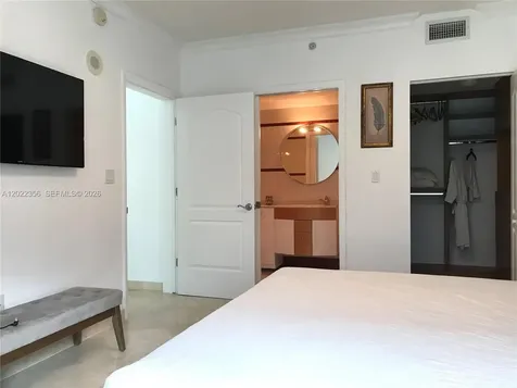 110 Washington Avenue Miami Beach FL 33139