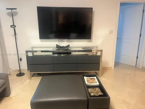 110 Washington Avenue Miami Beach FL 33139