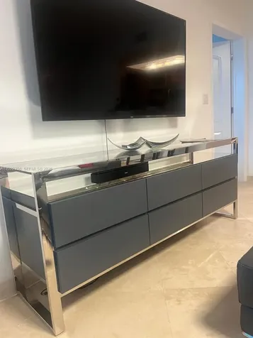 110 Washington Avenue Miami Beach FL 33139