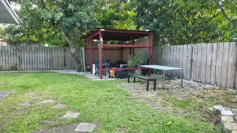 3610 SW 39th Avenue West Park FL 33023