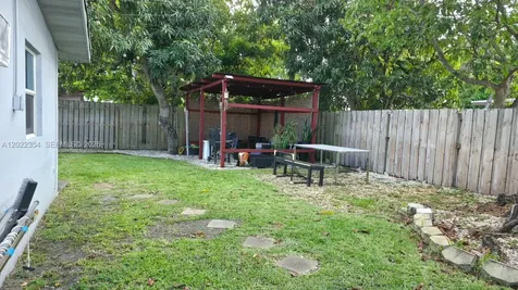 3610 SW 39th Avenue West Park FL 33023