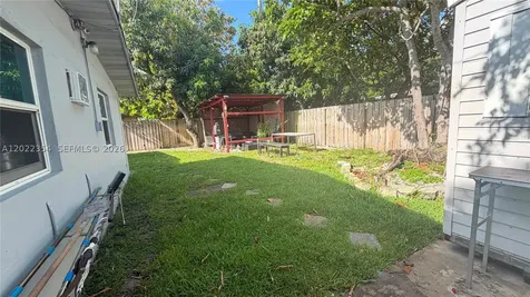 3610 SW 39th Avenue West Park FL 33023