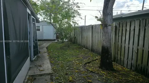 3610 SW 39th Avenue West Park FL 33023