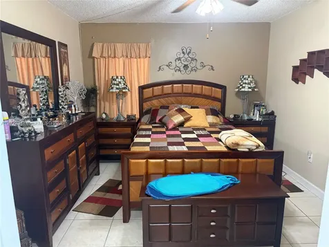 1725 W 60th Street Hialeah FL 33012