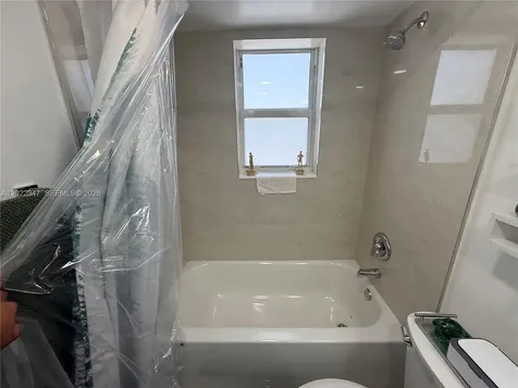 1725 W 60th Street Hialeah FL 33012
