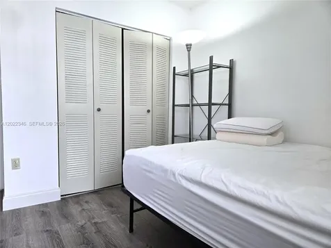 900 SW 104th Court Miami FL 33174