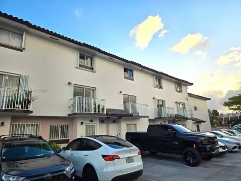 900 SW 104th Court Miami FL 33174