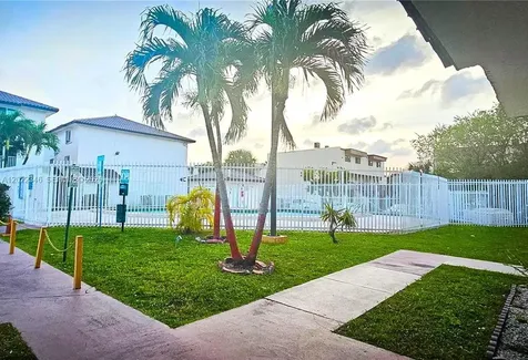 900 SW 104th Court Miami FL 33174