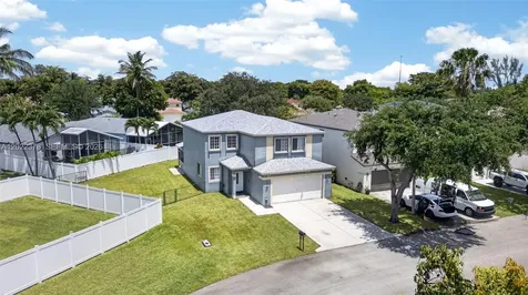 1235 SW 46th Terrace Deerfield Beach FL 33442