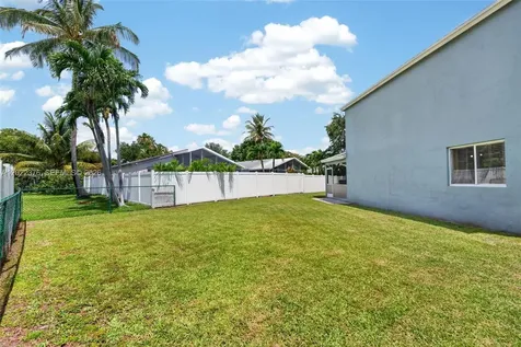 1235 SW 46th Terrace Deerfield Beach FL 33442