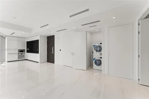 300 Biscayne Blvd Way Miami FL 33131