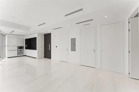 300 Biscayne Blvd Way Miami FL 33131