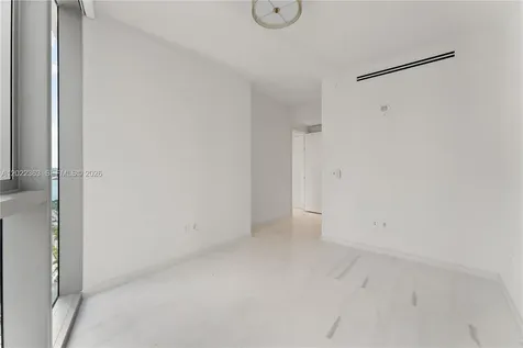 300 Biscayne Blvd Way Miami FL 33131