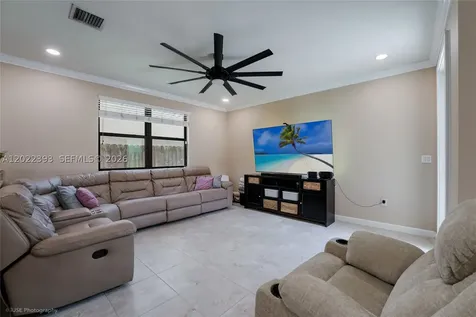 589 SE 34th Terrace Homestead FL 33033