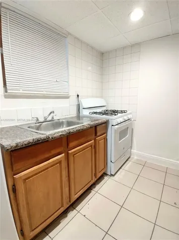 1265 W 24th Street Hialeah FL 33010