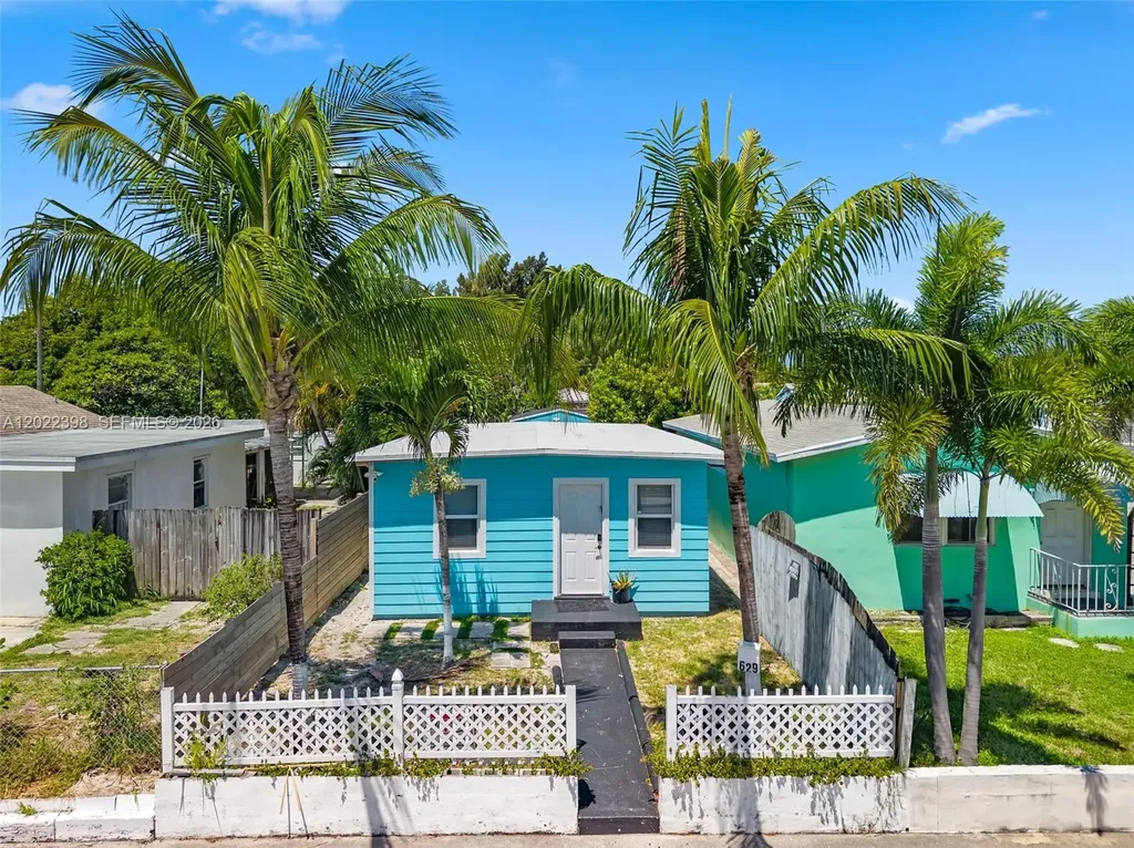 629 N F Street Lake Worth FL 33460