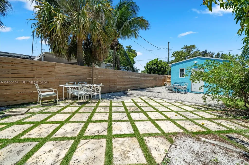 629 N F Street Lake Worth FL 33460
