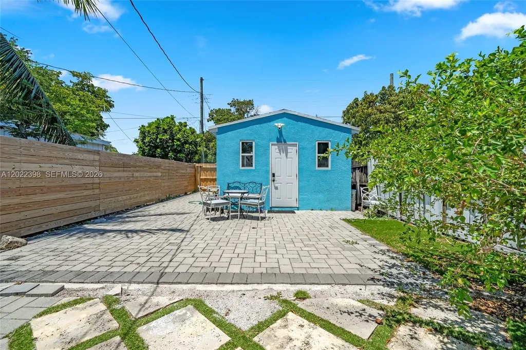 629 N F Street Lake Worth FL 33460