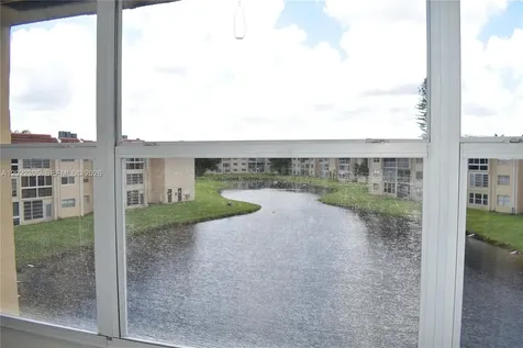 8861 Sunrise Lakes Boulevard Sunrise FL 33322
