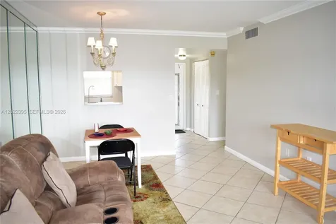 8861 Sunrise Lakes Boulevard Sunrise FL 33322