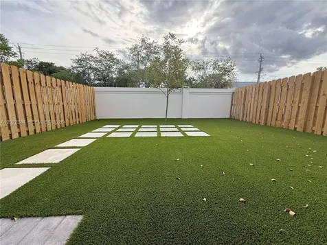 2958 Park Place Dania Beach FL 33312