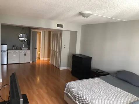 Aventura FL 33160