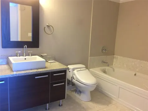 185 SW 7th Street Miami FL 33130