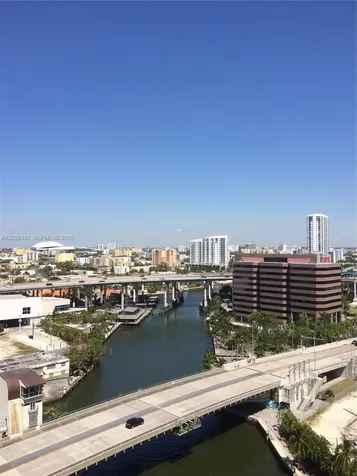 185 SW 7th Street Miami FL 33130
