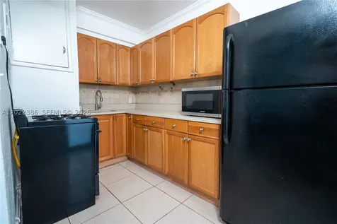 7435 Harding Avenue Miami Beach FL 33141