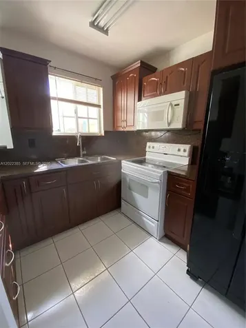 6763 NW 182nd Street Hialeah FL 33015