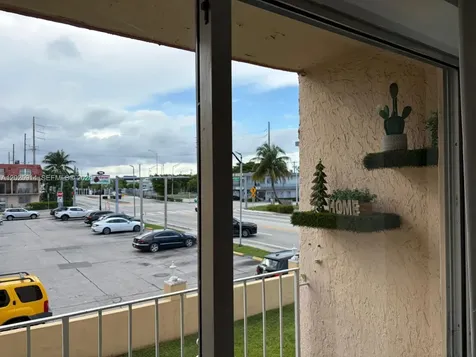 6820 W Flagler Street Miami FL 33144